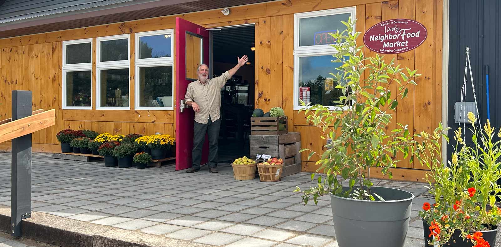 Lively neighborfood market open