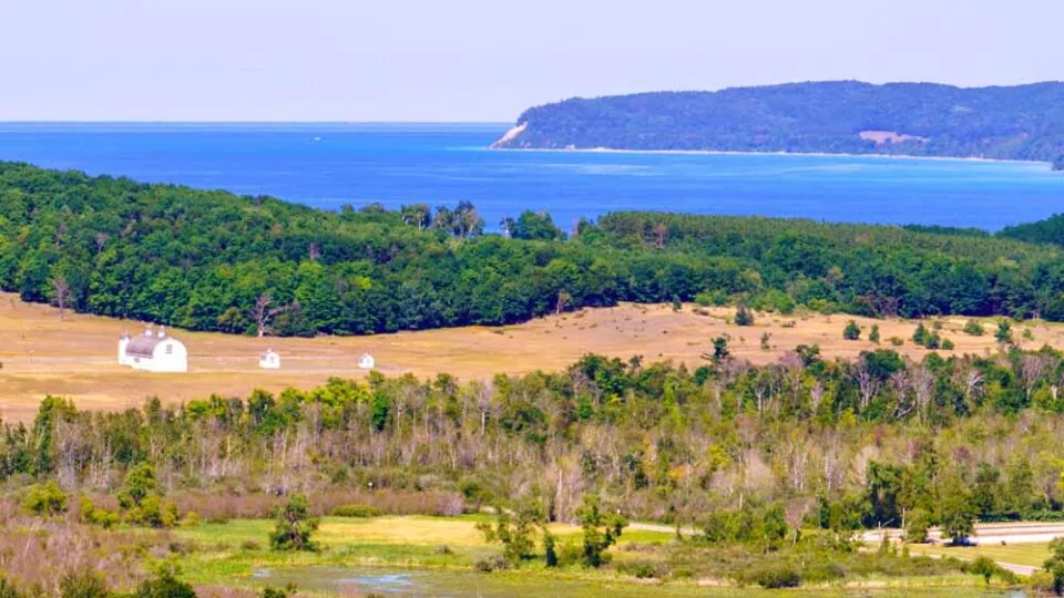 Sleeping bear dunes national lakeshore overview